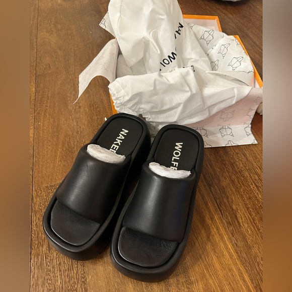 Naked Wolfe slides "The Destiny" new in box. Size 10. - Picture 2 of 7